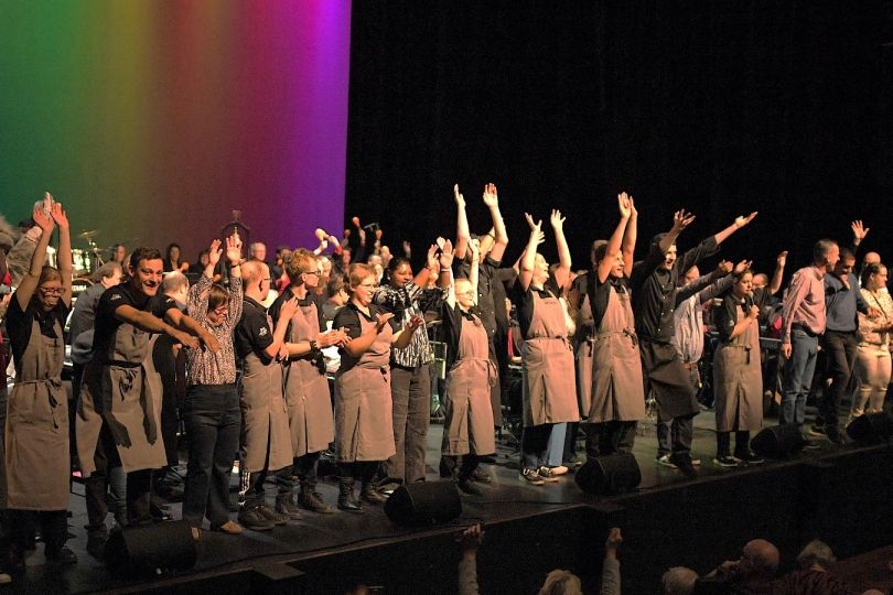 De Zoetelaar viert 25-jarig jubileum in uitverkocht Stadstheater