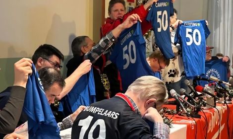 Schenking voor 50 jaar Bumpelaars