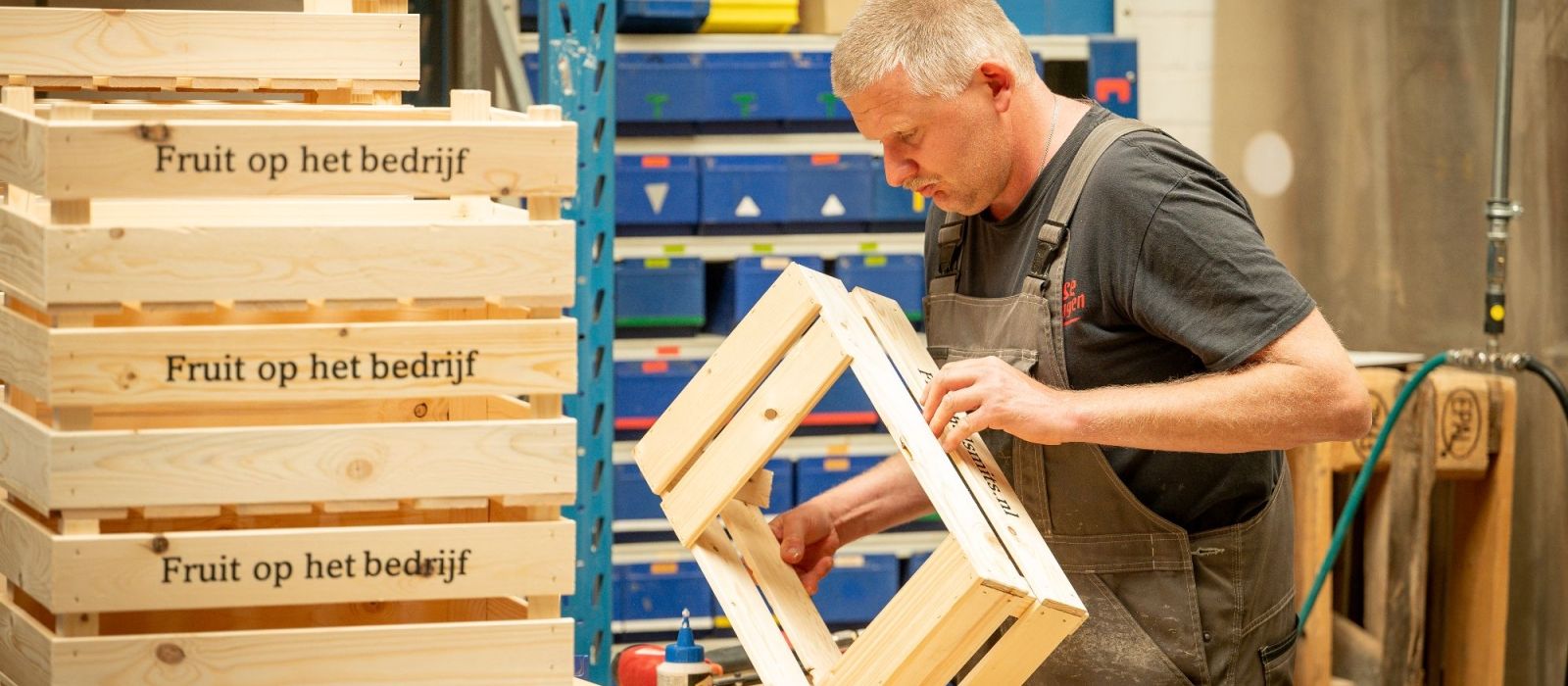 Medewerker aan het werk bij Het Palet