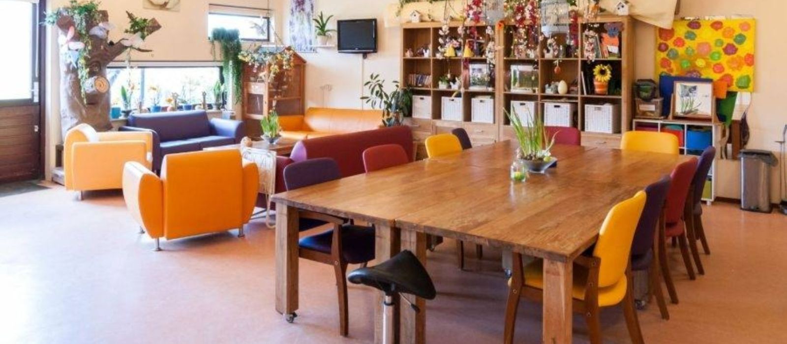 de huiskamer van logeerlocatie Het Eiland