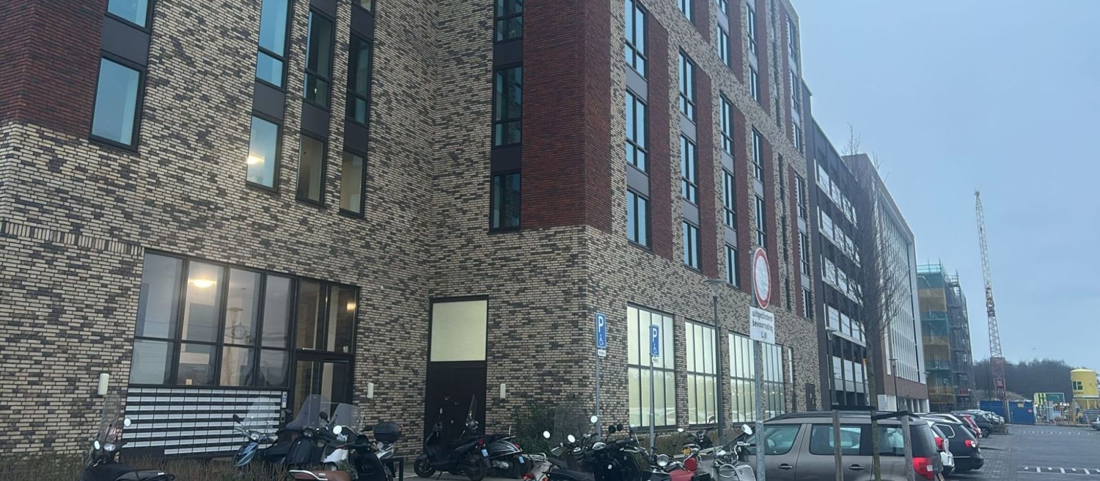 Buitenkant van het pand waar wooninitiatief De Blauwe Parel gevestigd is