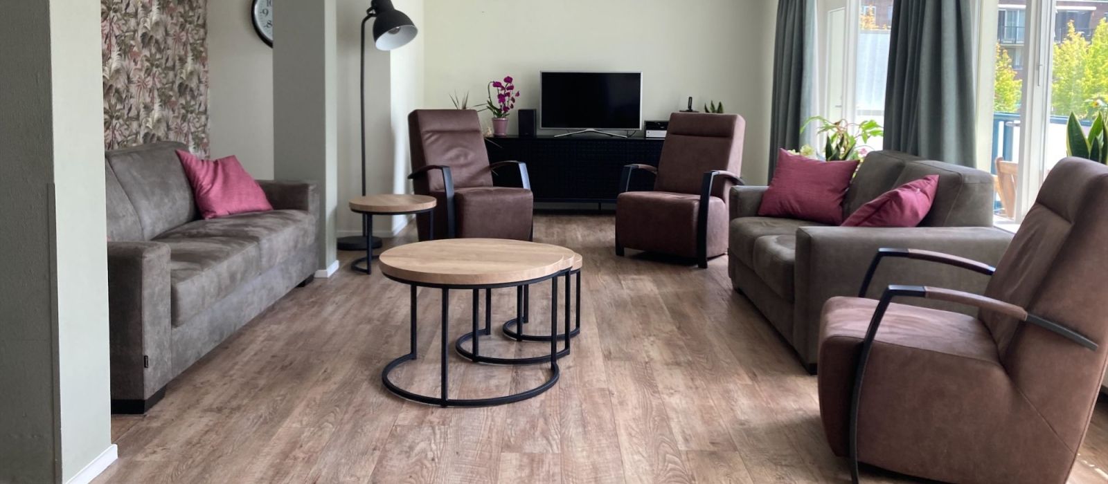 Foto van de zitkamer van de Bieslandsekade