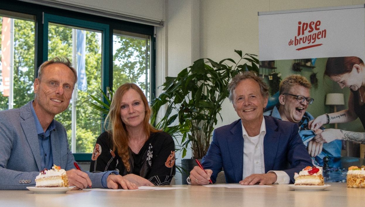 Ipse de Bruggen en Quasir bekrachtigen samenwerking
