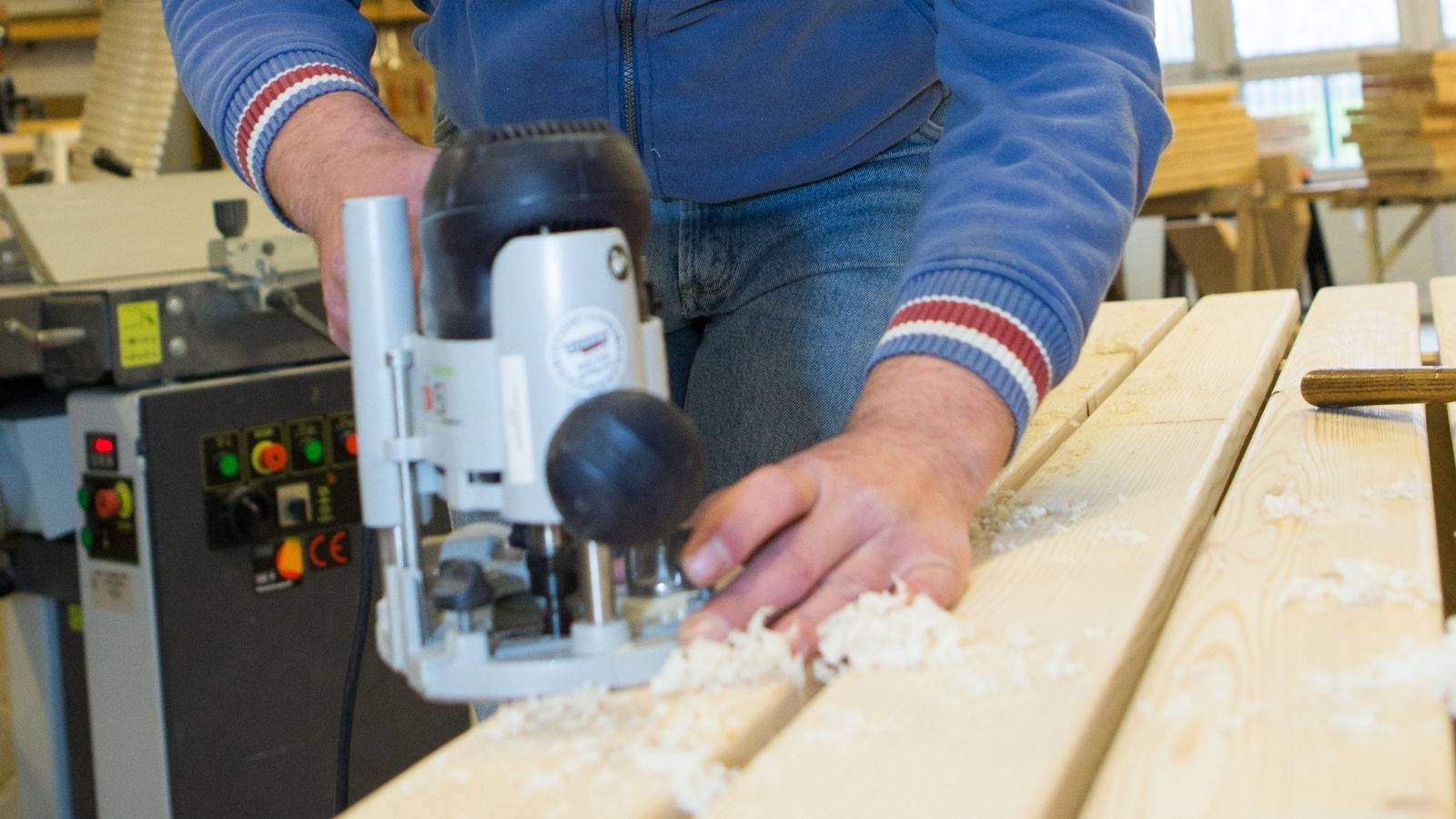 Hout dat bewerkt wordt op de Houtwerkplaats Jan Blanken