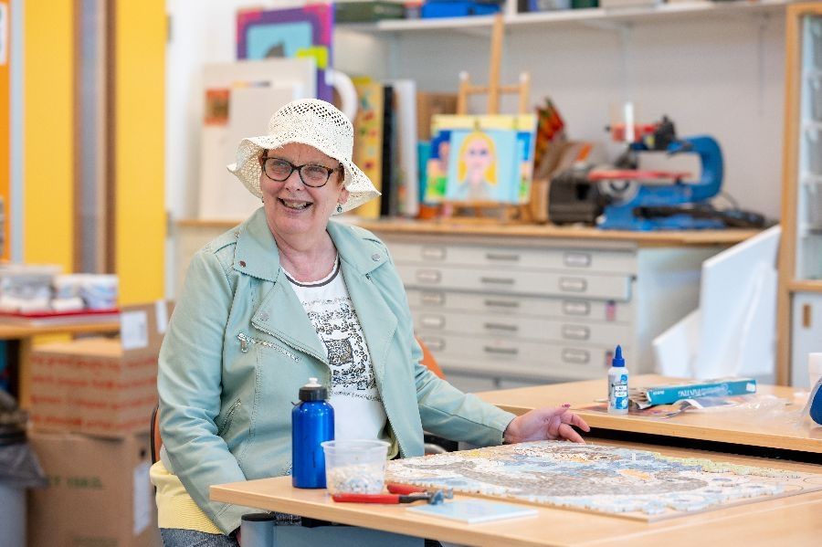 Puzzelen bij dagcentrum Scala in Vlaardingen