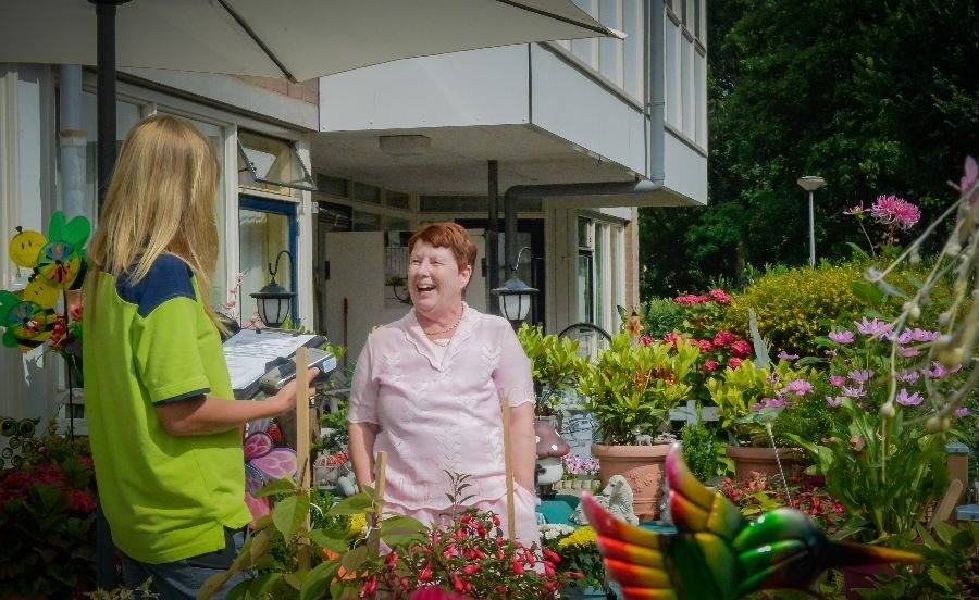 Klussendienst Spijkenisse in gesprek met een klant