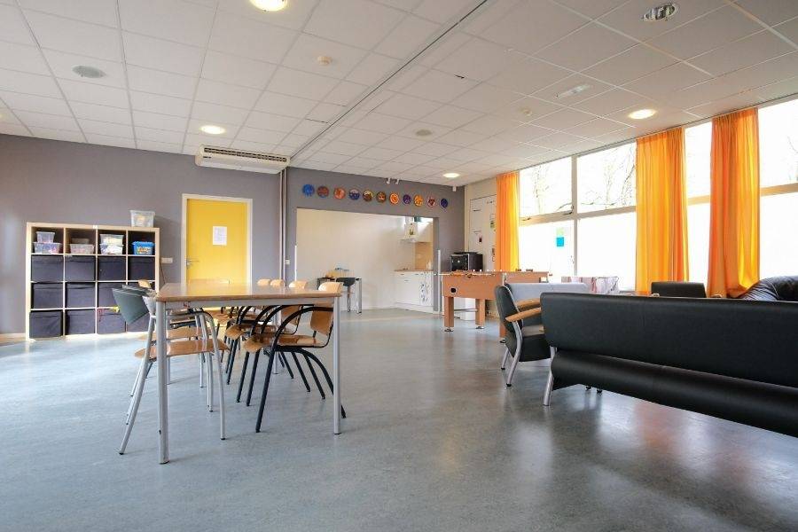 De ontmoetingsruimte bij de naschoolse opvang in Den Haag