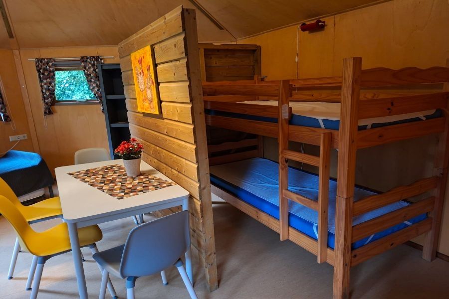 interieur kampeerbungalow