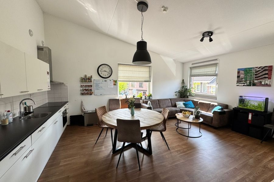 Woonkamer keuken van de Kloosterkade in Delft